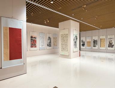 “月满华诞·情聚博物馆”重庆市老同志书画展开展