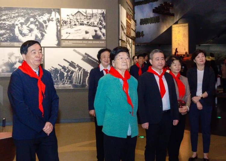 中国关工委主任顾秀莲出席淮海战役红色文化校园宣讲启动仪式
